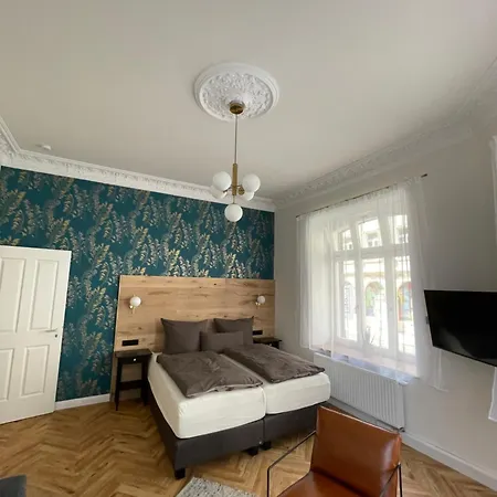 Hecht Apartment