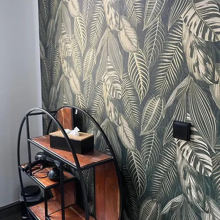 Hecht Apartment *